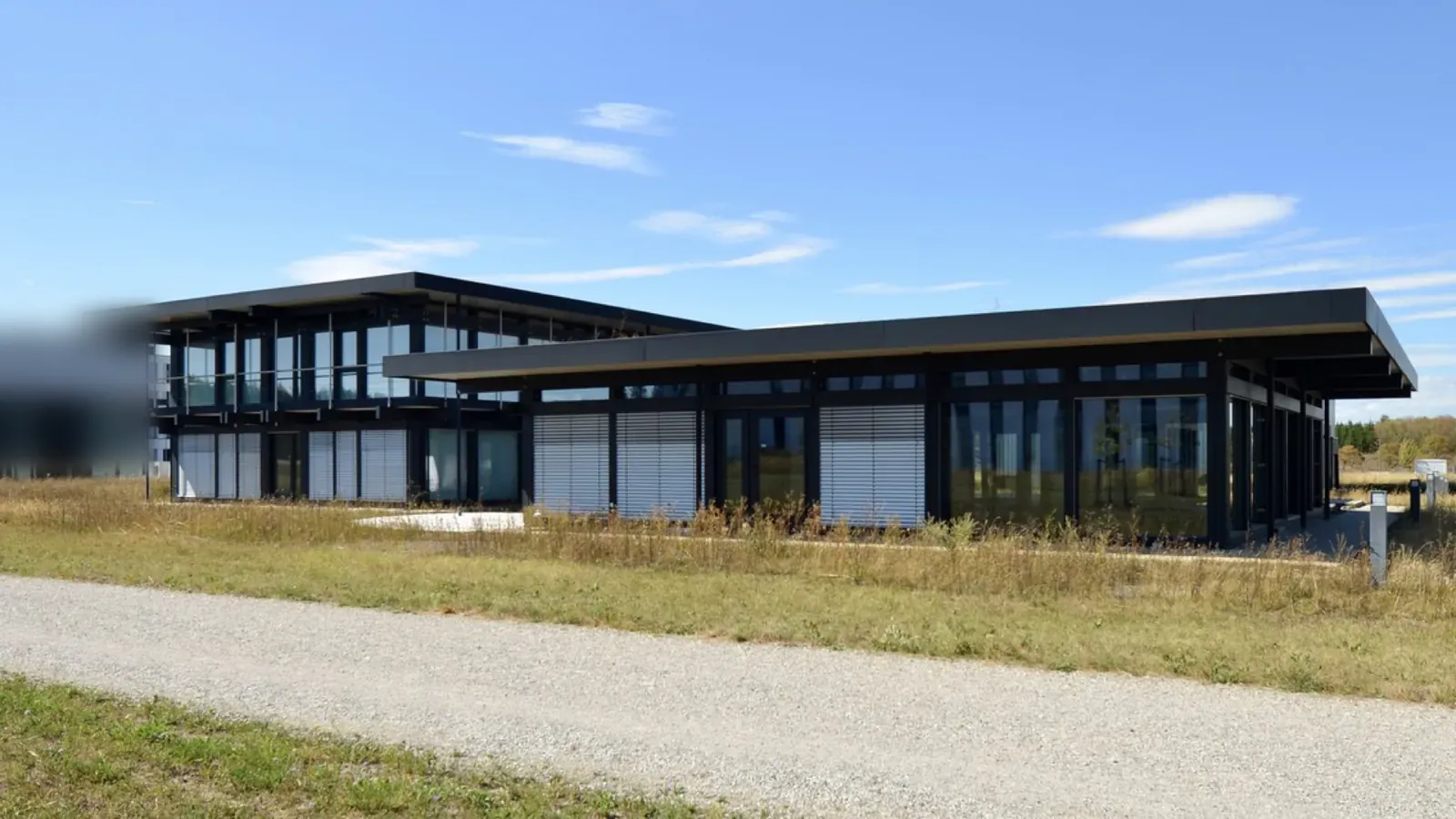 TRS1060BEA – Corpo uffici e padiglione espositivo.
