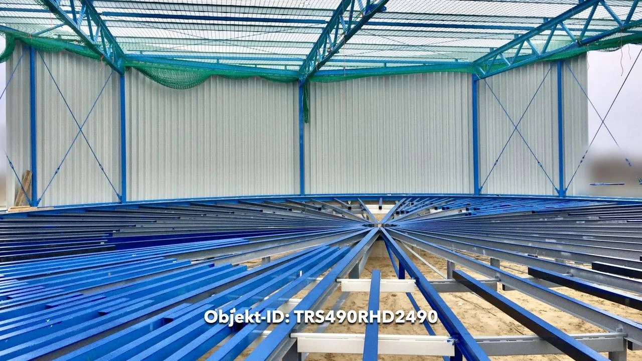 TRS490RHD2490 – Inside of the wall with columns and bracing; in front, the turntable substructure.