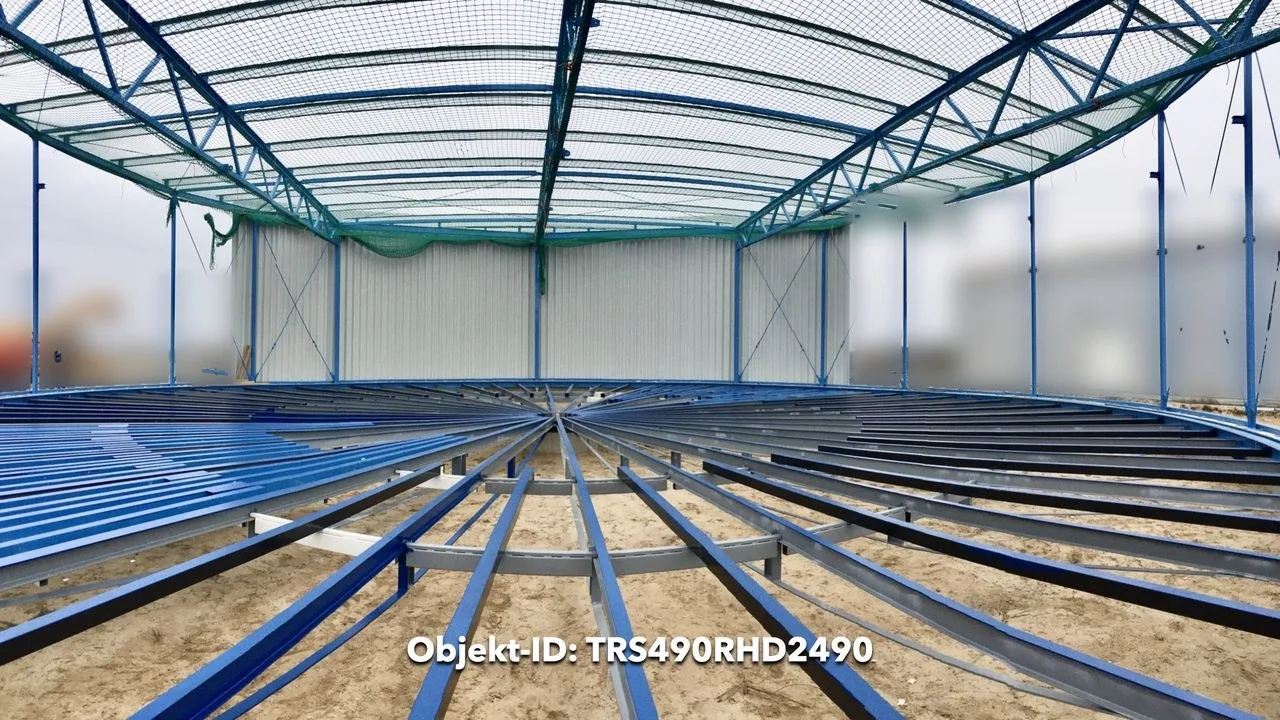 TRS490RHD2490 – Turntable substructure of radially arranged rolled sections, during construction.